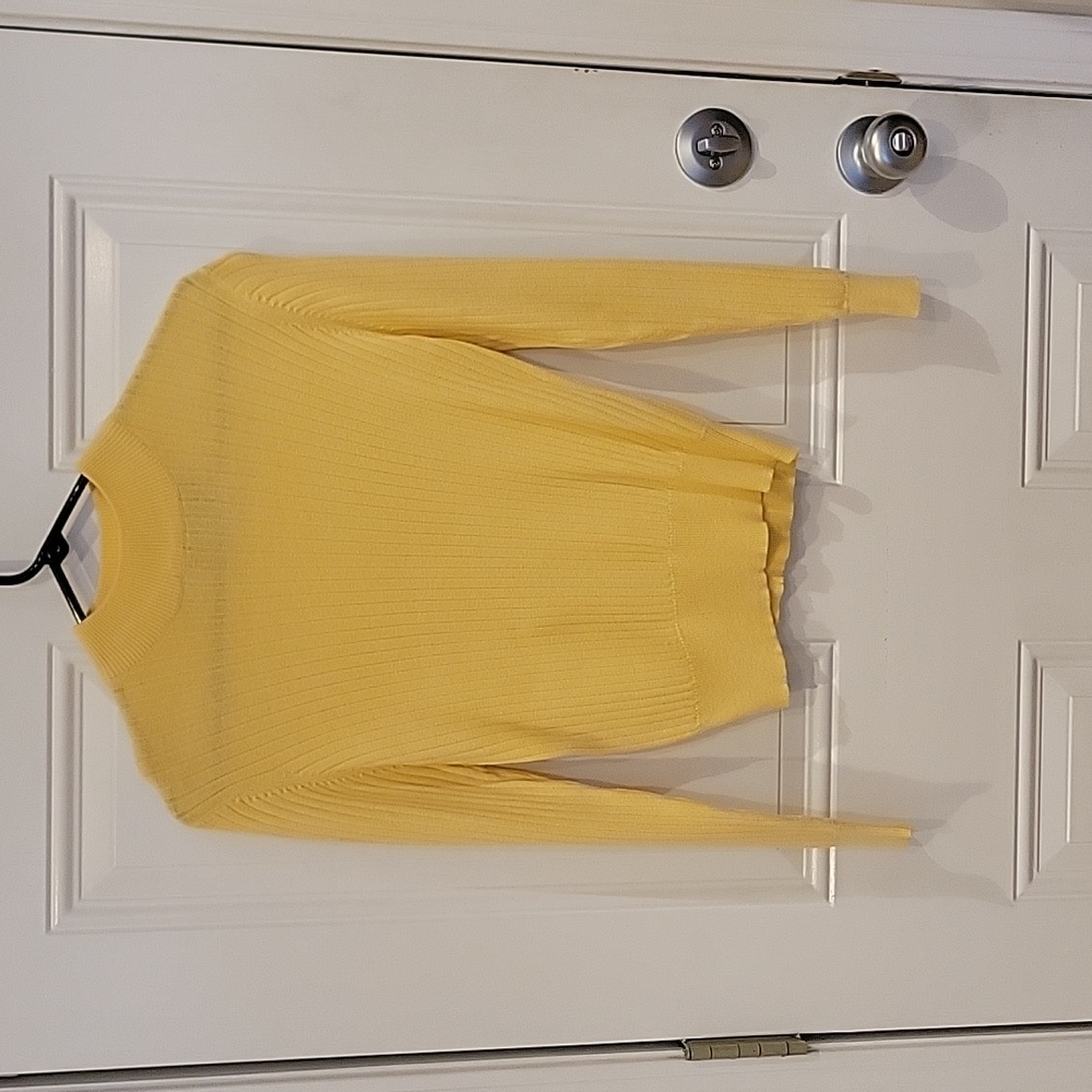 WOMEN'S Laura Scott yellow sweater